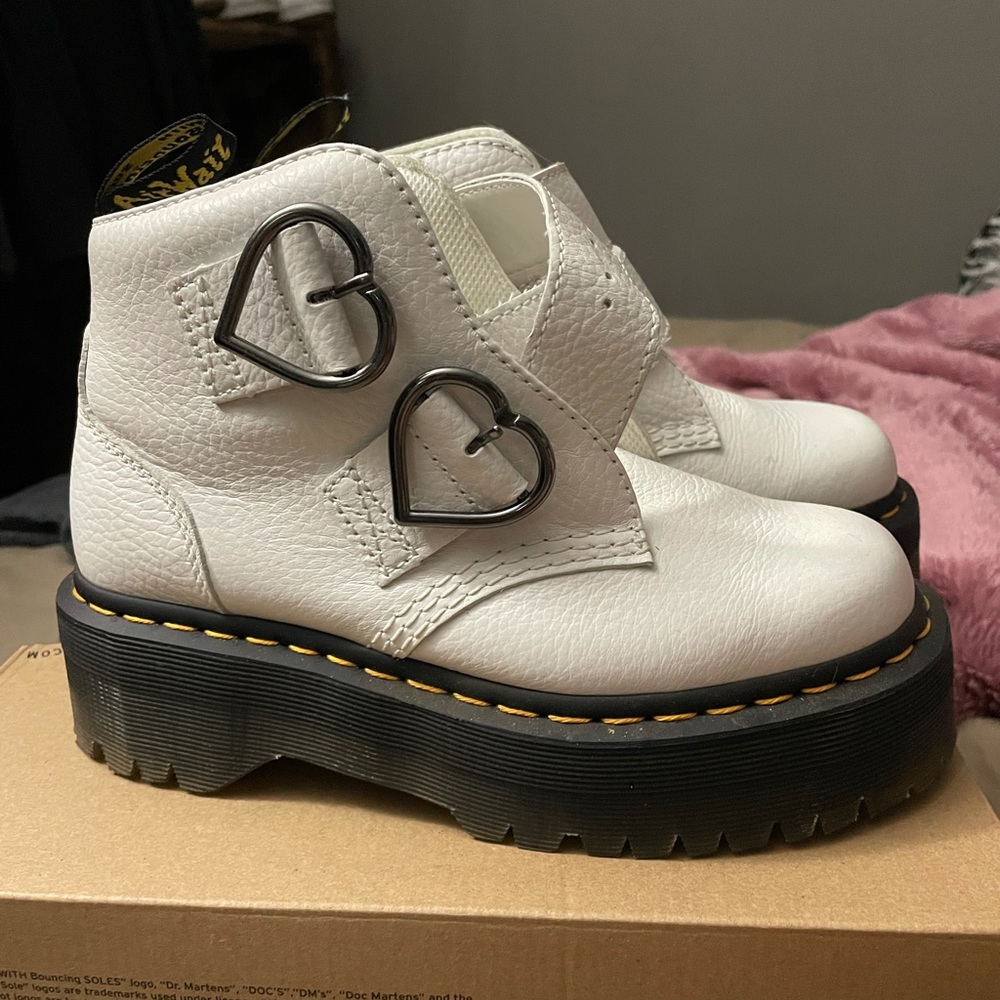 WHITE DR MARTEN DEVON HEART BUCKLE BOOT